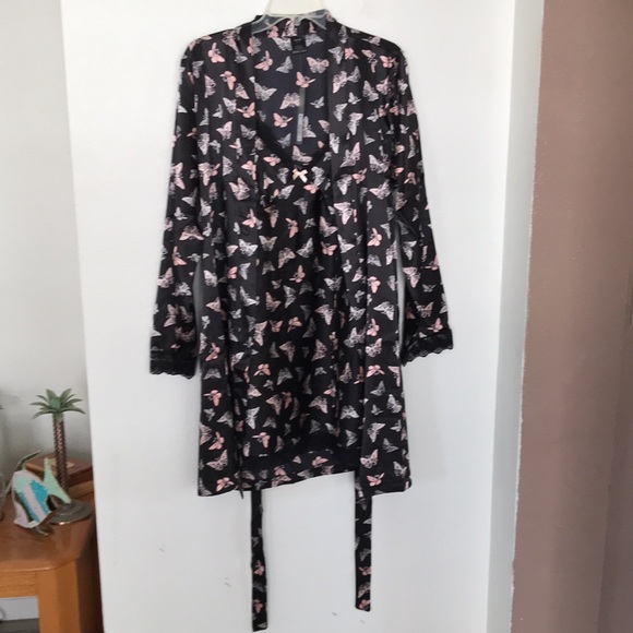 🦋ROBE AND CHAMISE🦋MATCHING BUTTERFLY PINK & GREY BUTTERFLY’S ON BLACK L/XL - Picture 10 of 11